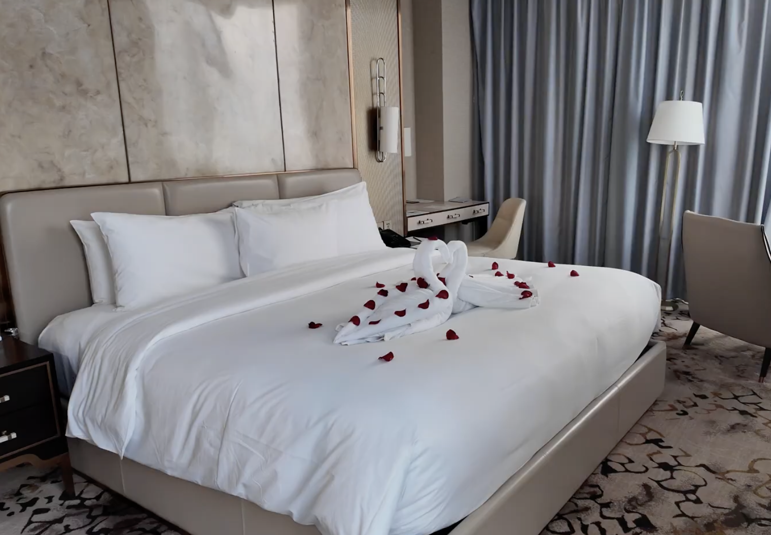 Vinpearl Landmark 81 Saigon Review 2026: Marriott 35k Certificate, Suite Upgrade & Stunning Views